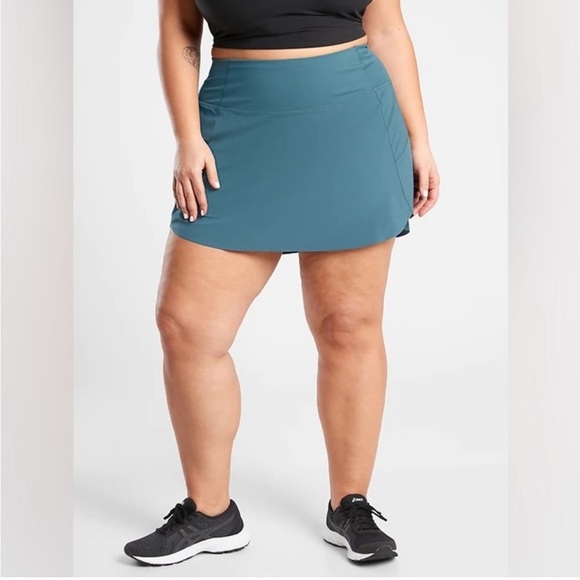 Athleta RUN WITH IT 14” SKORT in Sequoia Blue - Picture 1 of 9